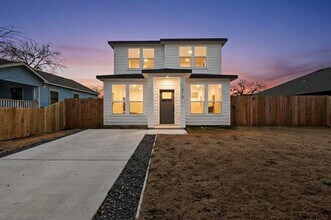 1610 Life Ave in Dallas, TX - Building Photo - Building Photo