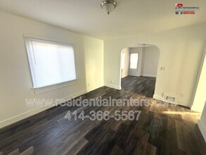 7019 W Burleigh St in Milwaukee, WI - Building Photo - Building Photo