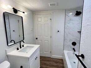 1019 N Chandler Dr in Fort Worth, TX - Building Photo - Building Photo