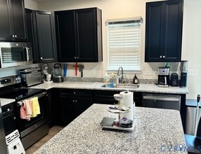 10945 Genito Sq Dr in Midlothian, VA - Building Photo - Building Photo