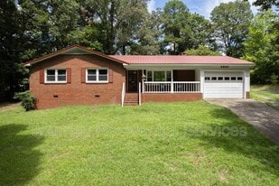 2620 Lanlier Dr in Sanford, NC - Building Photo