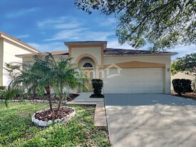 523 Beth Ann St in Valrico, FL - Building Photo