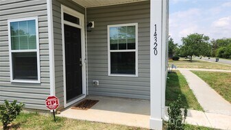 14320 Moss Rd in Charlotte, NC - Building Photo