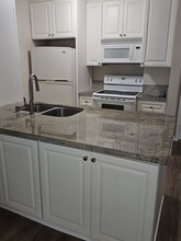 8650 Gulana Ave in Playa Del Rey, CA - Building Photo - Building Photo