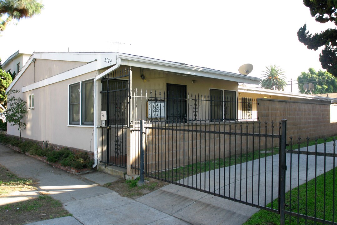 2724 E Spaulding St in Long Beach, CA - Building Photo