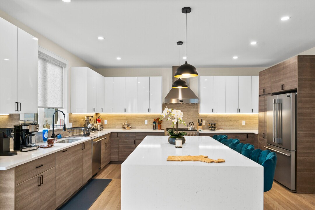 21 Bolton St, Unit #2 in Waltham, MA - Foto de edificio