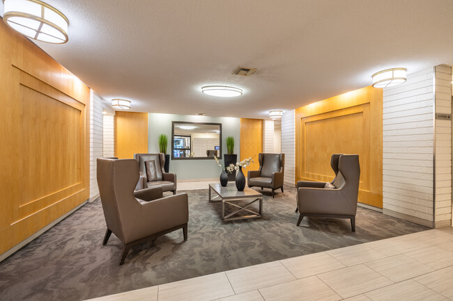 Lincoln Park Tower in Ottawa, ON - Building Photo - Interior Photo