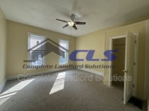 1009 S 8th St in Terre Haute, IN - Foto de edificio - Building Photo