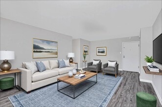 The Warwick Apartments in Silver Spring, MD - Foto de edificio - Building Photo