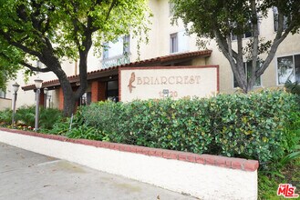 12720 Burbank Blvd in Los Angeles, CA - Building Photo - Building Photo