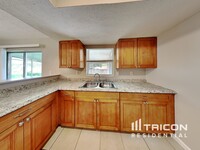 1212 Citrus Hill Ct in Seffner, FL - Foto de edificio - Building Photo