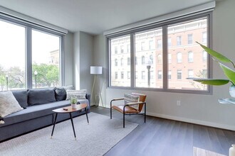 1122 N Hudson St in Arlington, VA - Building Photo - Building Photo