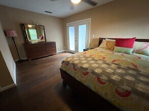 2606 Loyola Ln in Austin, TX - Building Photo - Building Photo