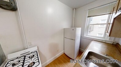 1175 Boylston St, Unit 47 in Boston, MA - Foto de edificio - Building Photo