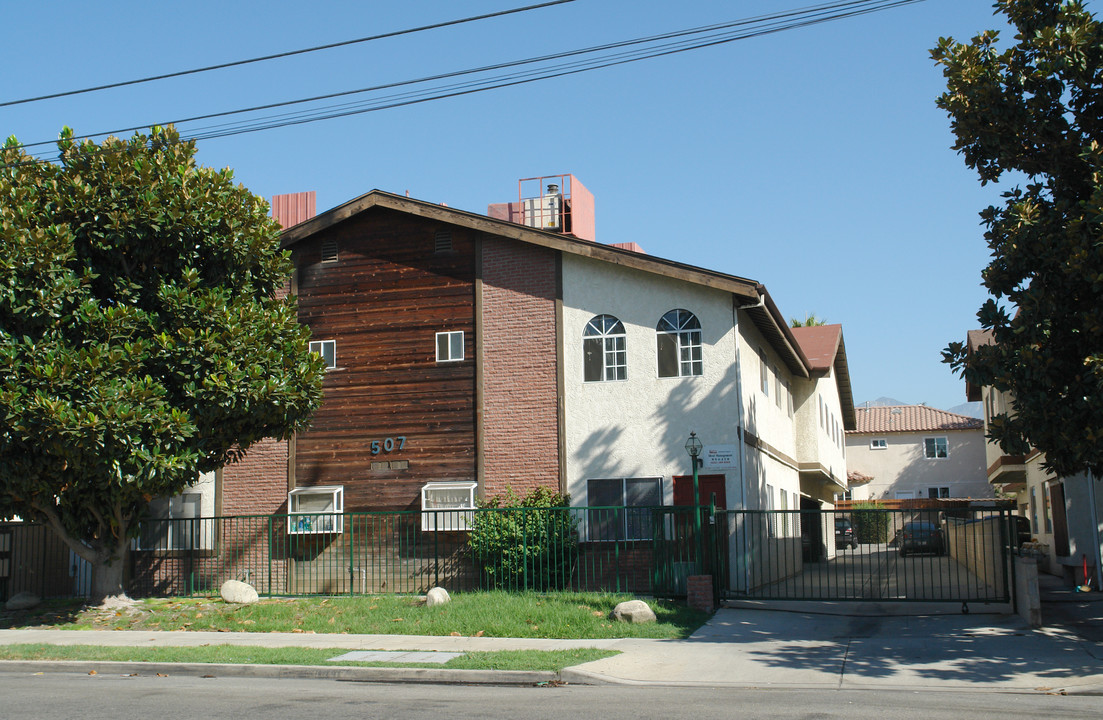 507 E Broadway in San Gabriel, CA - Foto de edificio