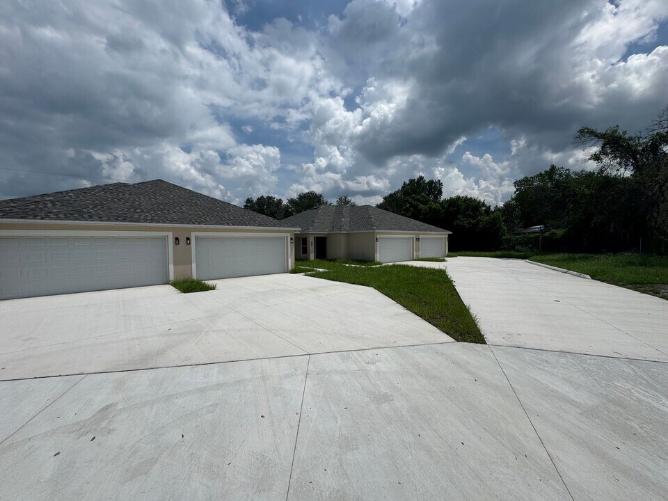 1111 D St in Lakeland, FL - Building Photo