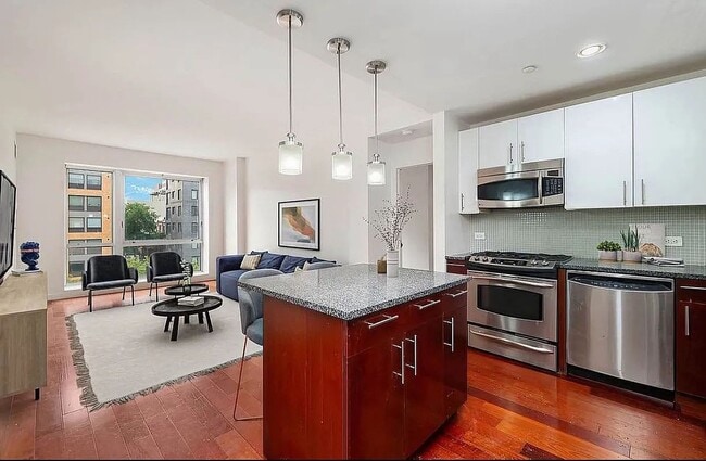 2130 7th Ave in New York, NY - Building Photo - Building Photo