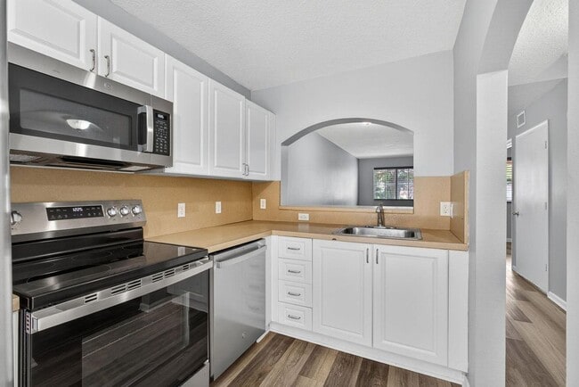 3770 N Jog Rd in Royal Palm Beach, FL - Building Photo - Building Photo