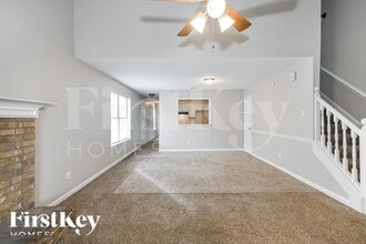 5855 Plum Valley Dr in Memphis, TN - Foto de edificio - Building Photo