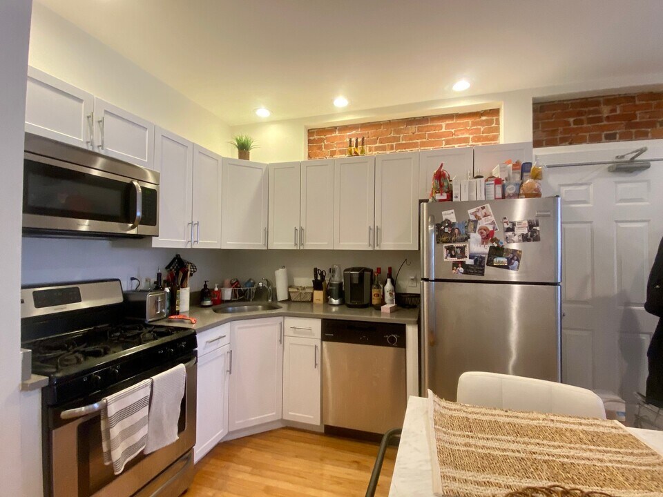 24 Brainerd Rd, Unit 3 in Boston, MA - Building Photo