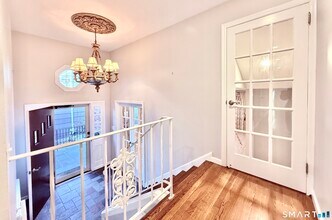 36 Center Dr in Greenwich, CT - Building Photo - Building Photo