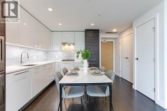 4458 Beresford St. in Burnaby, BC - Building Photo - Building Photo