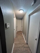 220 W Shadywood Dr in Midwest City, OK - Foto de edificio - Building Photo