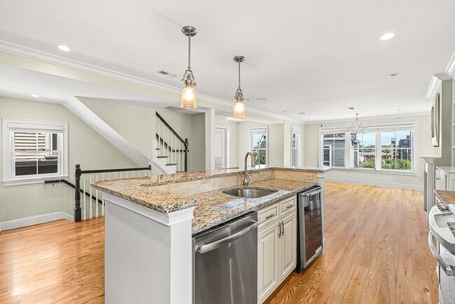 30 Middle St, Unit 2
