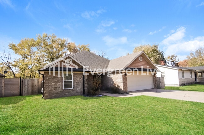 308 S Ozark St in Prairie Grove, AR - Building Photo - Building Photo