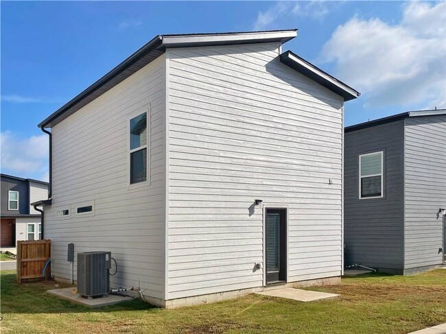 841 Boardwalk Ave in Bentonville, AR - Foto de edificio - Building Photo