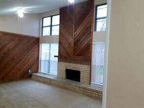7504 Clover Ln in Watauga, TX - Building Photo - Building Photo