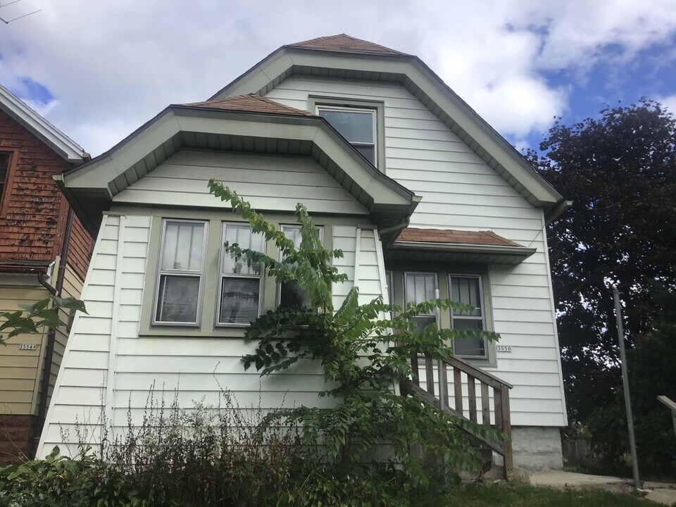 3550 N 12th St in Milwaukee, WI - Building Photo