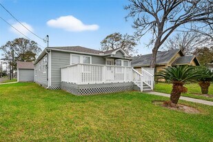 521 Alford St in Baytown, TX - Building Photo