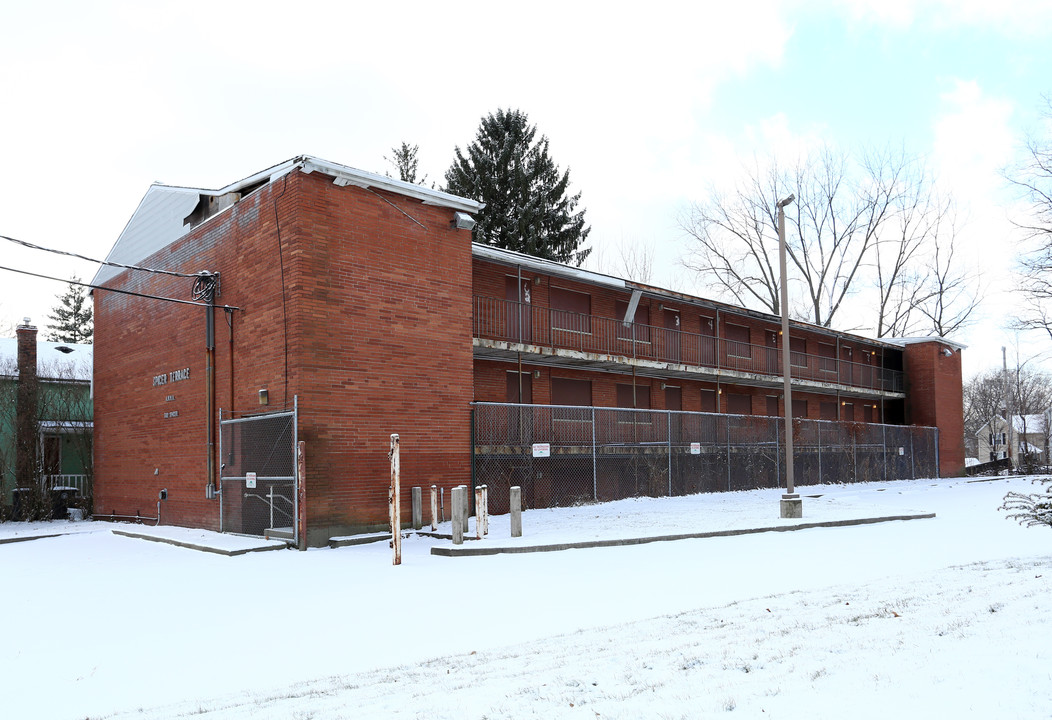 Spicer Terrace in Akron, OH - Building Photo