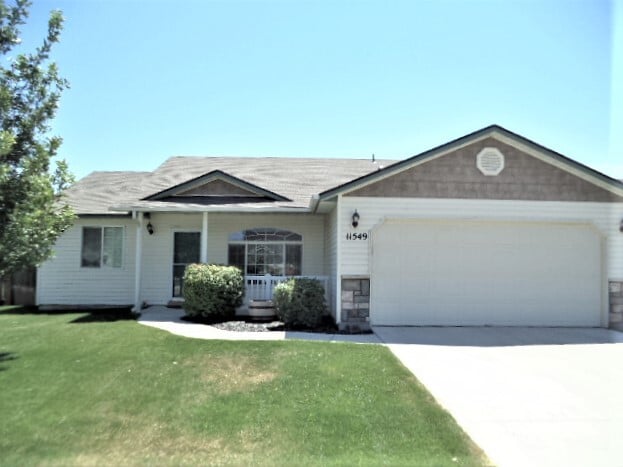 property at 11549 Roanoke Dr