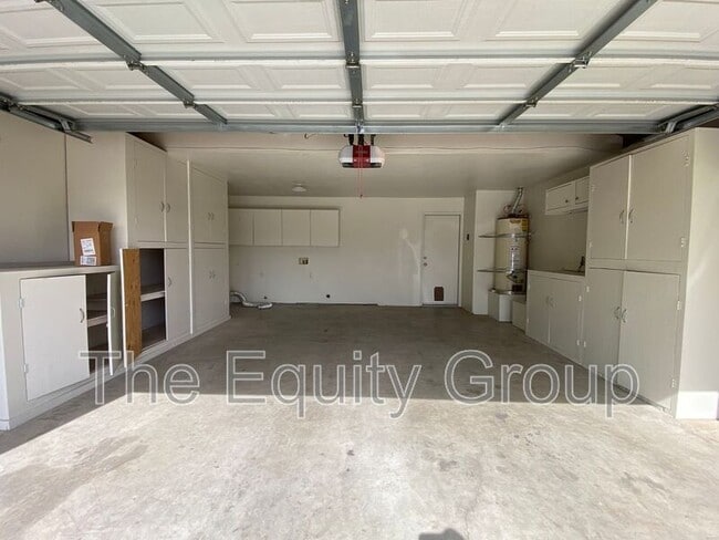 4300 E Feemster Ave in Visalia, CA - Building Photo - Building Photo