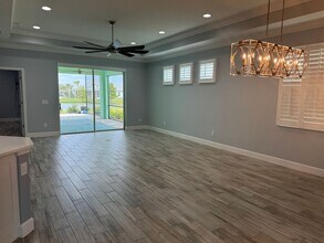 432 Good Life Wy in Daytona Beach, FL - Foto de edificio - Building Photo