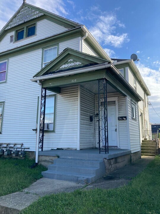 820 Huffman Ave-Unit -820 1/2 in Dayton, OH - Building Photo