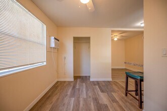 8340 Roosevelt St in Englewood, FL - Foto de edificio - Building Photo