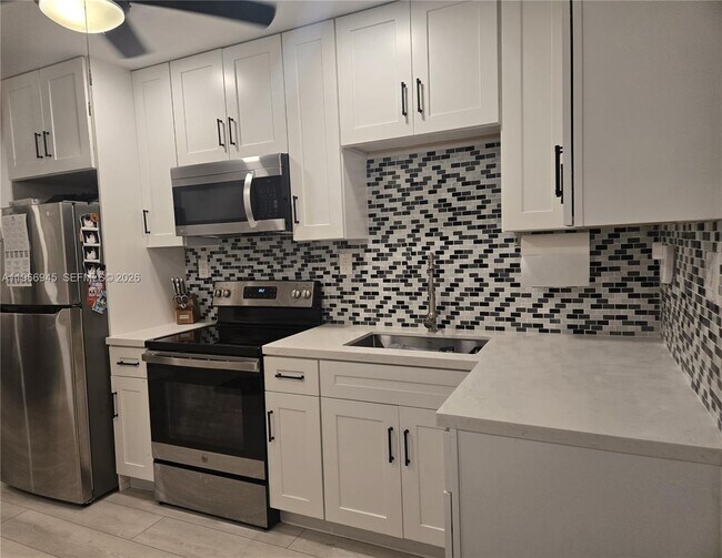 2891 NW 14th St in Fort Lauderdale, FL - Building Photo - Building Photo