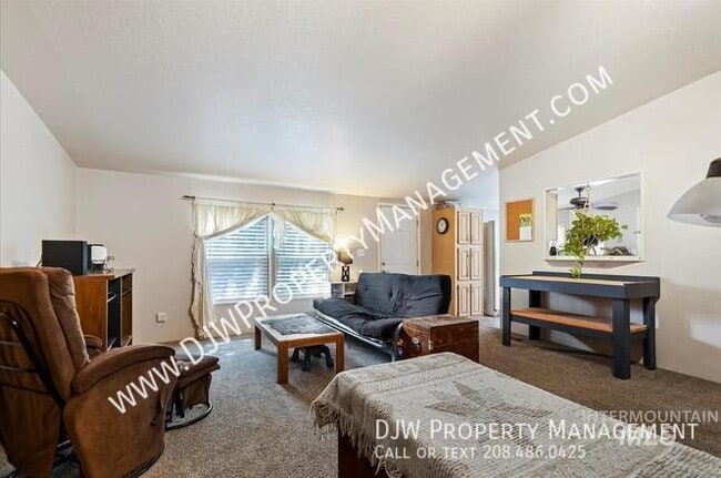 3320 Airport Rd in Nampa, ID - Building Photo - Building Photo