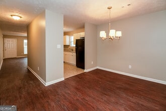 5326 Kirk Dr in Atlanta, GA - Building Photo - Building Photo