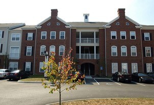 The Summit at Coates Run in Athens, OH - Building Photo