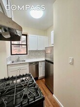 270 E 78th St in New York, NY - Building Photo - Building Photo