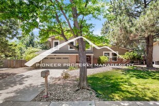 223 Dolomite Dr in Colorado Springs, CO - Building Photo