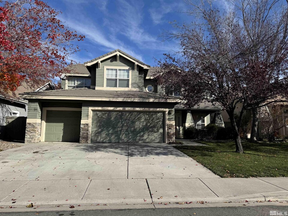 9530 Apache Rose Dr in Reno, NV - Building Photo