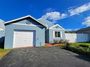 22225 SW 100th Ave in Cutler Bay, FL - Building Photo - Building Photo