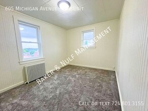 605 Michigan Ave in Jeannette, PA - Foto de edificio - Building Photo