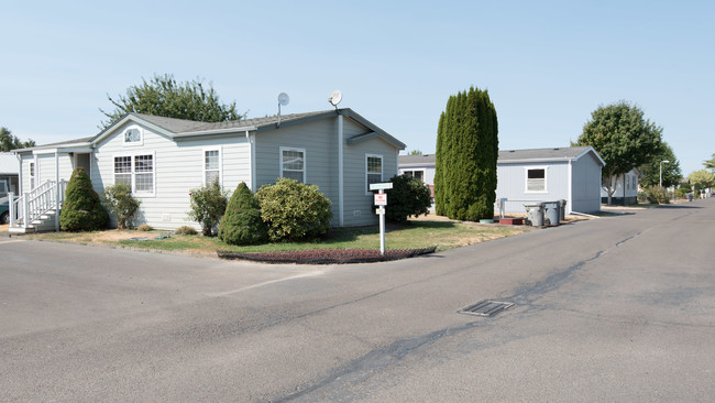 Lake Creek Ranch Manufactured in Tangent, OR - Building Photo - Building Photo