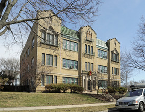 Kilbourn Knoll Apartments in Milwaukee, WI - Foto de edificio - Building Photo